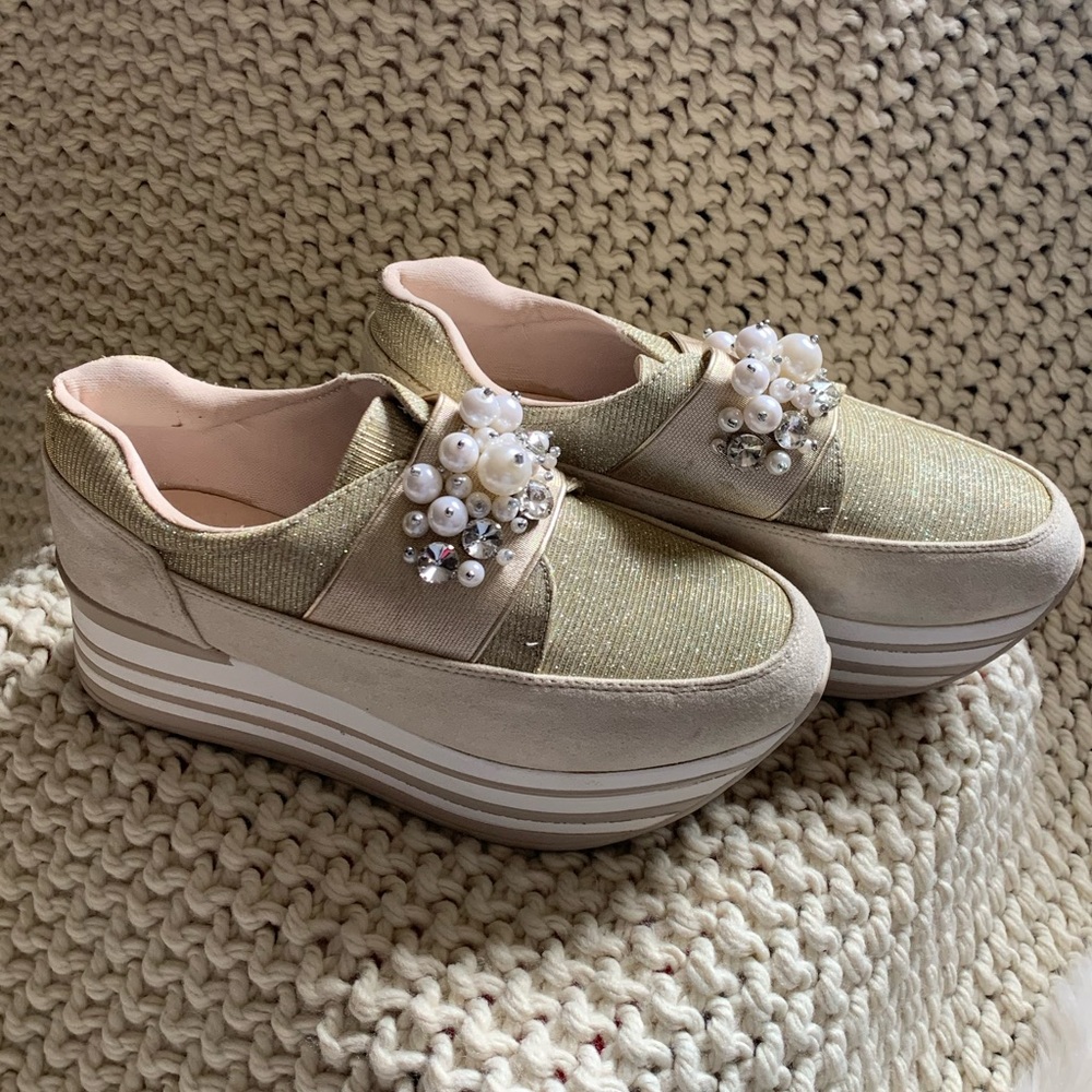 Platform shoes